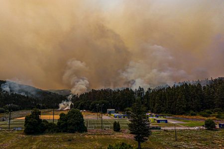 Gendarmería descarta por ahora evacuar excárcel El Manzano de Concepción por incendios