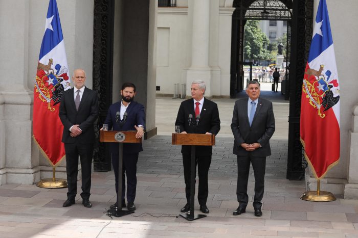 Boric y Kast hacen gesto de unidad contra los incendios forestales