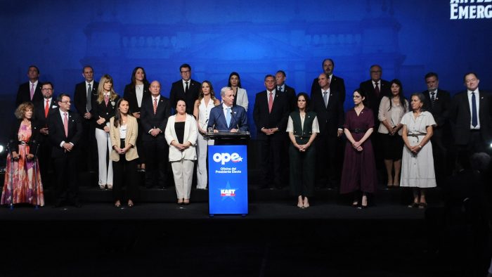 Panel Ciudadano-UDD: chilenos le ponen un 4,5 al gabinete de Kast y nadie supera 50% de aprobación