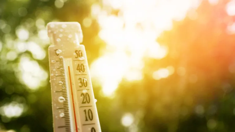 Calor extremo en Santiago esta semana: revisa qué día y qué zonas podrían superar los 37°C