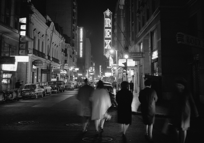 "Historia(s) en movimiento": Realizan exposición sobre la historia del cine en Chile