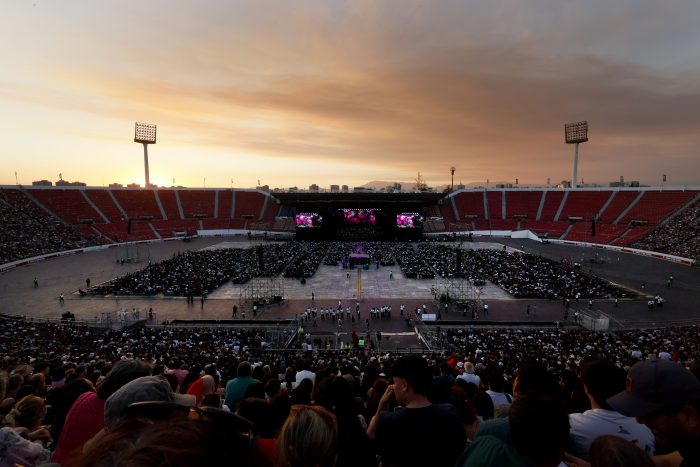 "Carmina burana" en el Estadio Nacional cautiva a 40 mil personas junto al Coro y Orquesta Sinfónica