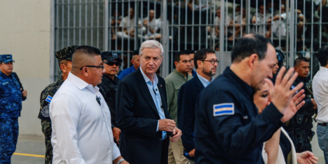 Javier Couso: visita de Kast a El Salvador es un guiño a base "que no cree en valores democráticos"