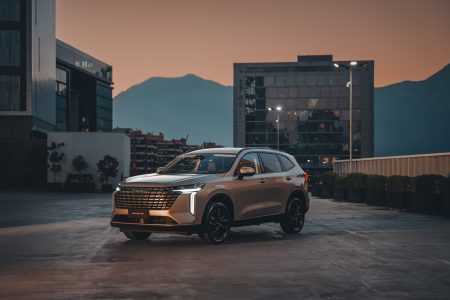 Llegó a Chile el nuevo SUV híbrido enchufable que apuesta por más autonomía y tecnología