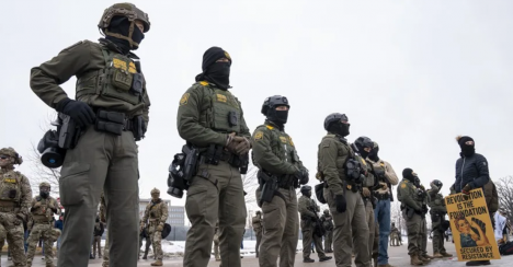 Agentes del ICE nuevamente matan a tiros a un hombre en Mineápolis