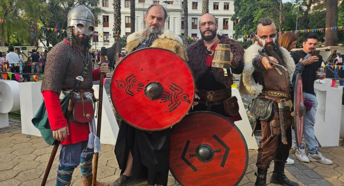 Plaza Ñuñoa se transforma en un escenario medieval con feria nocturna gratuita para toda la familia