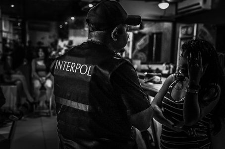 Interpol desmantela banda criminal que traficaba migrantes venezolanos a Chile en operativo global