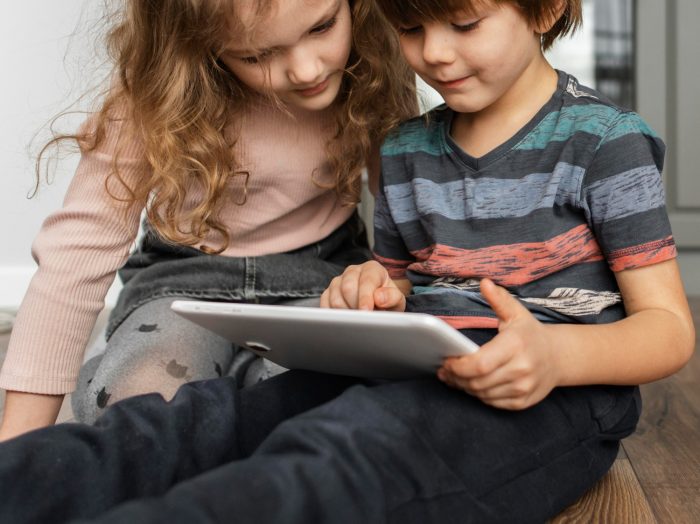 Leer con todos los sentidos: el valor inclusivo de los libros infantiles interactivos