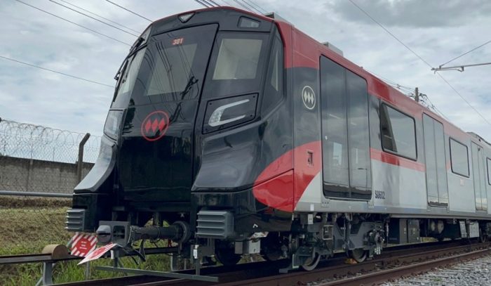 Metro presenta el primer tren de la futura Línea 7 pese a retrasos en su construcción