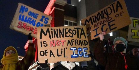 Trump amenaza con invocar una Ley de Insurrección tras protestas contra ICE