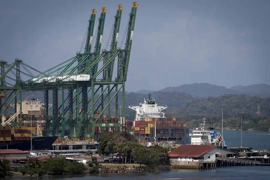 China advierte tomar represalias tras anulación de concesión portuaria en el Canal de Panamá