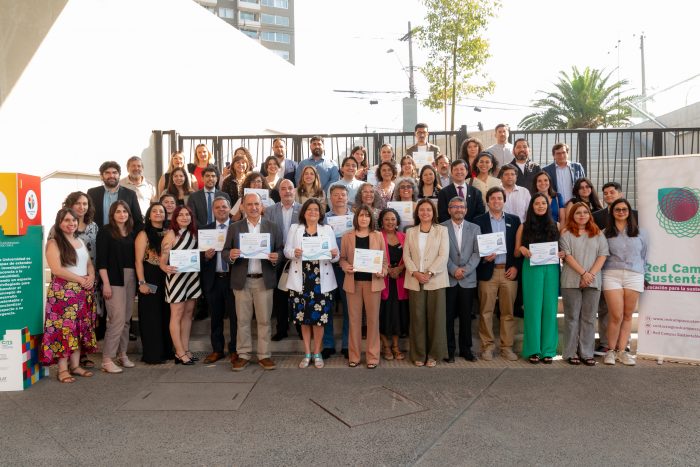 Cuál fue una de las tres universidades con mayor certificación en sustentabilidad en Chile