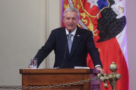 Pese a desconfianza del mundo científico, Kast anuncia que va a “sorprender" con apoyo a la ciencia