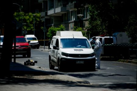 Delincuentes roban camión de valores en Santiago: gaveta para dinero fue abandonada