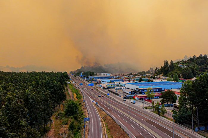 Jedena del Biobío decreta toque de queda por incendios en cuatro localidades