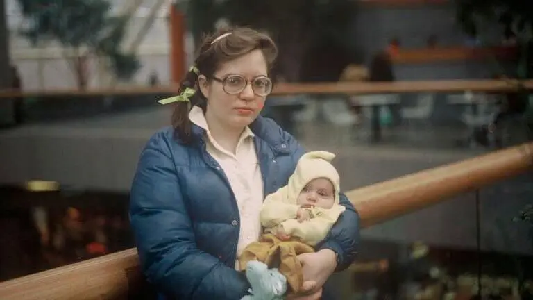 "A mis 14 años, mi madre firmó mi matrimonio y entregó mi vida a un hombre. Esto todavía sucede".