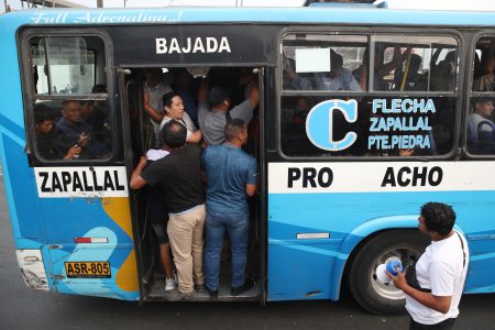 Transporte en el Perú se levanta contra el gobierno tras aumento en cifras de extorsión y asesinatos