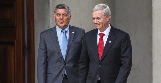 El “incendio” de Sedini y el debut de Claudio Alvarado (UDI) como bombero de J. A. Kast