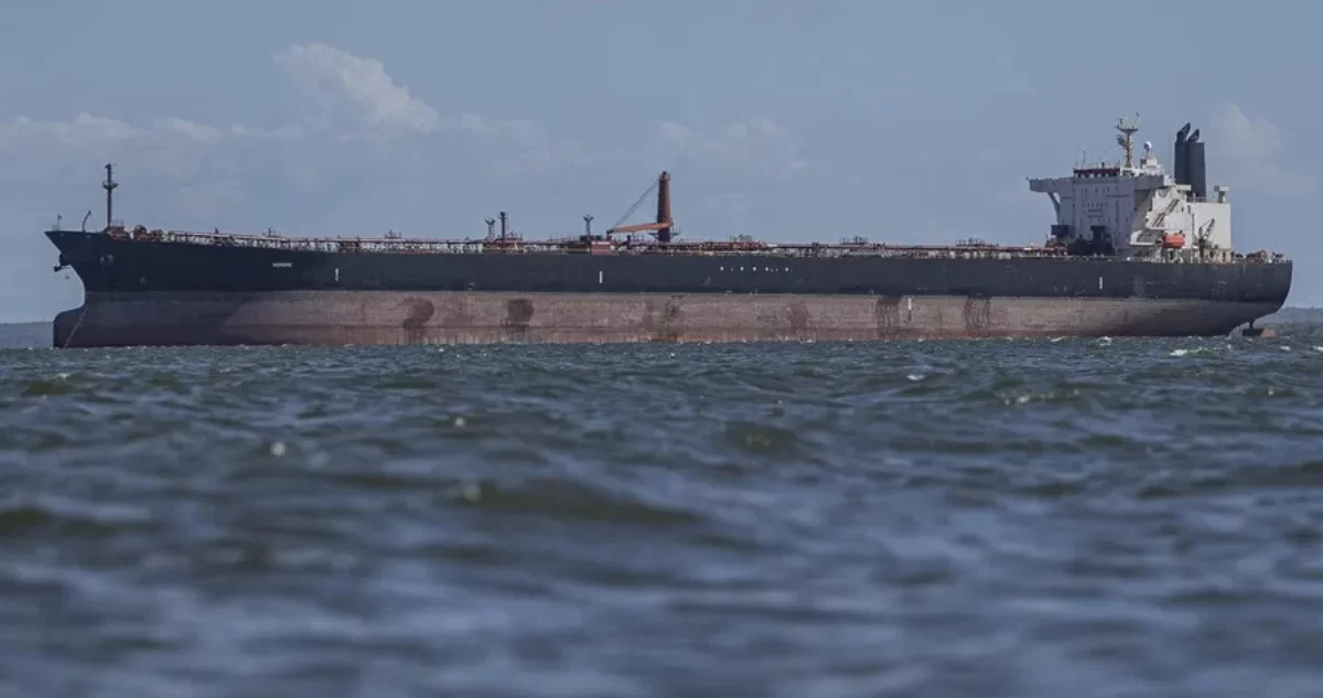 Escala el conflicto: EEUU intercepta buque petrolero de bandera rusa