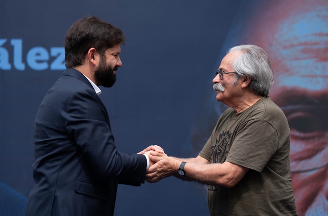 "Mono" González: un premio que también pertenece a las memorias de las regiones