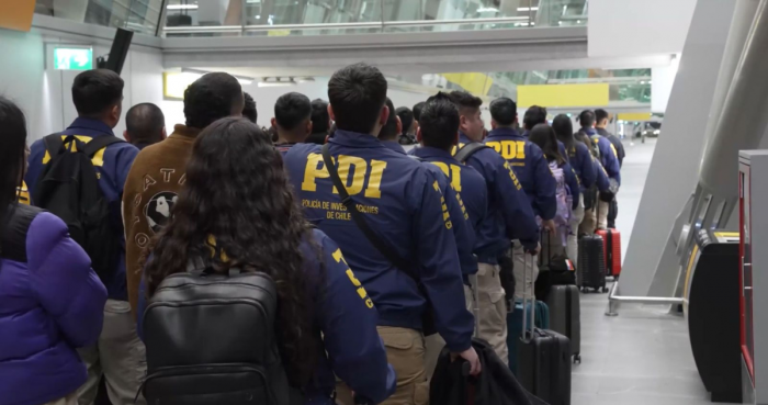 Un total de 83 extranjeros fueron deportados en el primer vuelo de expulsiones de este 2026