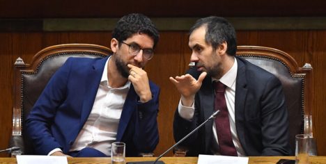 Congreso despacha reajuste al sector público y le baja el pulgar a norma de "amarre" del Gobierno