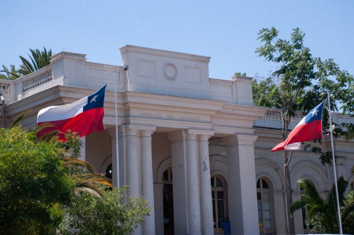 Hospital El Salvador defiende actuación clínica ante denuncia por cirugía priorizada