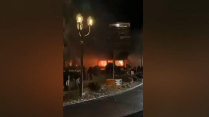 Incendio en un bar en el corazón de los Alpes suizos deja cuarenta muertos y 115 heridos
