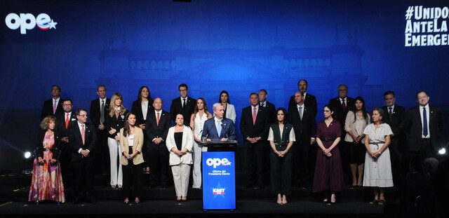 Desde “La Moneda chica” Kast presenta su primer gabinete en medio de emergencia por incendios