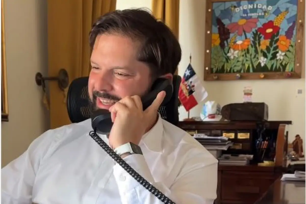 "¿Sospechas por qué te llamo?": el saludo del Presidente Boric a los puntajes PAES sobresalientes