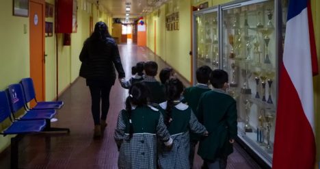 Los Ríos bajo la lupa por inhabilitados que trabajan con menores