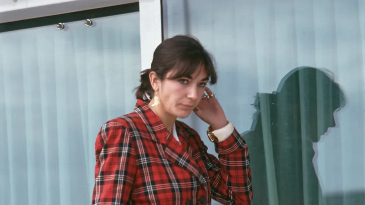 La historia de la enigmática Ghislaine Maxwell, rica heredera y única condenada por el caso Epstein