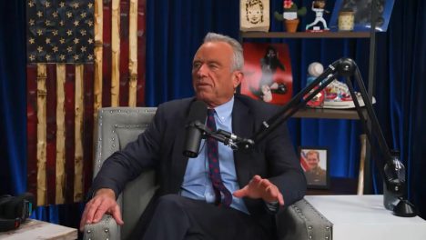 Secretario de Salud de Trump reconoce que inhalaba "cocaína sobre los asientos de inodoros"