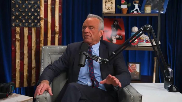 Secretario de Salud de Trump reconoce que inhalaba “cocaína sobre los asientos de inodoros”