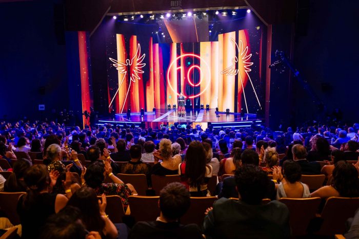 Actriz Esperanza Silva critica IA en Premios Caleuche: "Eso no es progreso, es piratería"