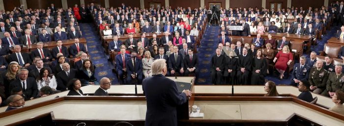 Con cuestionables cifras, Trump inicia discurso sobre el Estado de la Unión de su segundo mandato