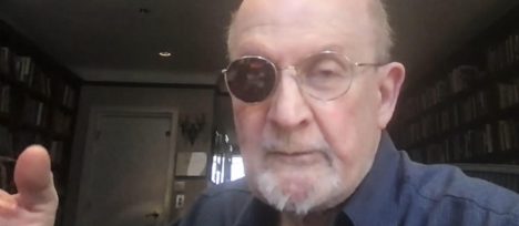 Salman Rushdie: "No creo en la vida después de la muerte, pero es una ficción muy útil"