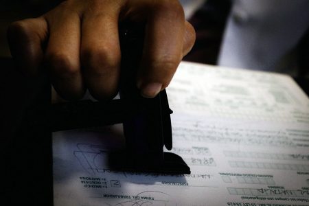 Escaso castigo por mal uso de licencias médicas: menos de mil sanciones en 25 mil sumarios en curso