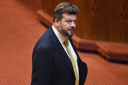 Congresista de EE.UU advierte “consecuencias” a Chile por ayuda a Cuba y Kaiser le responde