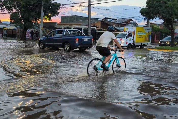 Senapred ordena nuevas evacuaciones en Biobío y La Araucanía por desbordes de ríos