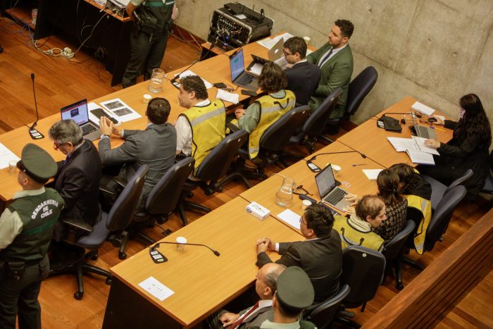 Abogado querellante en ProCultura acusa chats borrados entre Claudio Orrego y Alberto Larraín