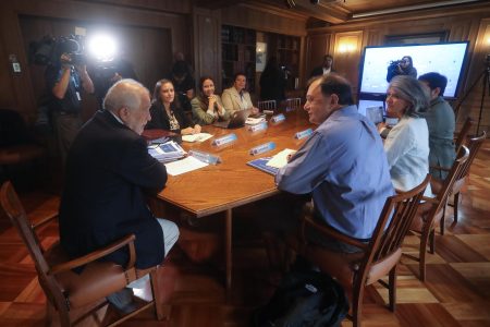 Un choque cordial: reunión bilateral de Vivienda termina sin acuerdo en cifras de reconstrucción