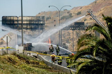 Alcalde de Renca descarta daños estructurales tras explosión: “Durante el día se reabriría la ruta"