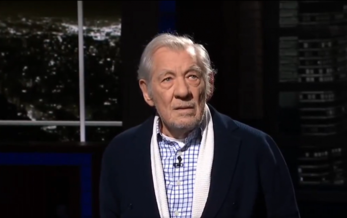 Usando a Shakespeare: McKellen hace fuerte crítica a las políticas migratorias de EE.UU. y el ICE