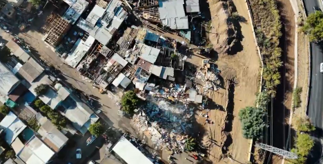 Desalojo de la toma Dignidad entra en fase final: 100% de estructuras desarmadas y 40% en demolición