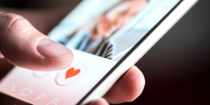 Del match al silencio: por qué cada vez más personas esconden su vida amorosa en la era de las apps