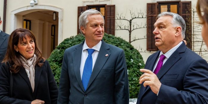 Kast vs Kast (la versión internacional vs la nacional)