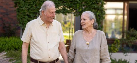 Pérdida auditiva en personas mayores: riesgos, aislamiento y cómo prevenir complicaciones