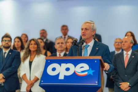 Desazón en sectores del Ejército por fallido nombramiento de Oscar Bustos en Subsecretaria de FF.AA.