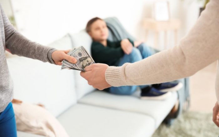 Pensión alimenticia: hasta qué edad y cuánto corresponde a hijos según la ley chilena